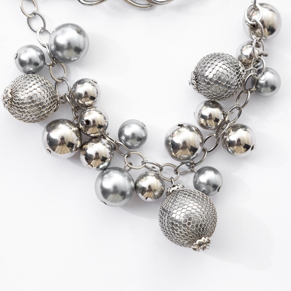 Bold chunky contemporary large beaded metallic silver necklace New Directions - Picture 3 of 10